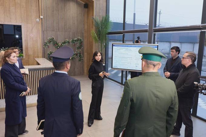 Uzbekistan to build trade and logistics centers on Tajikistan border