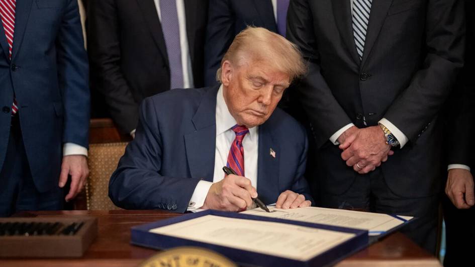 Tramp AQSH mudofaasi uchun 901 mlrd dollar ajratdi