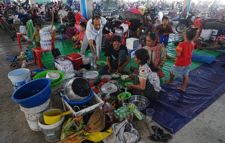 Tailand bilan mojaro tufayli Kambojaning 500 mingga yaqin aholisi o‘z uylarini tark etdi