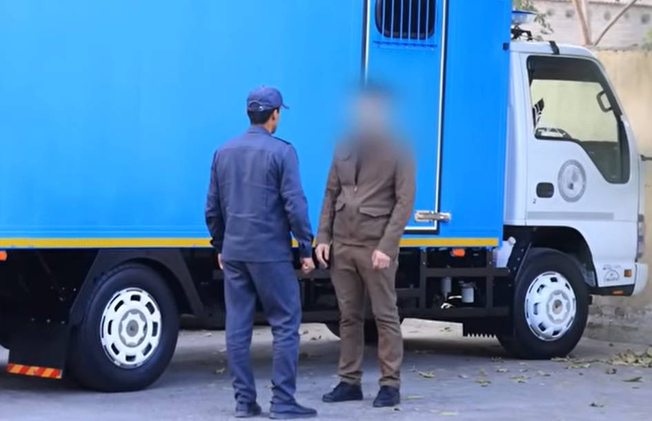 Бухорода конвой хизмати ходими 13 минг доллар пора билан ушланди