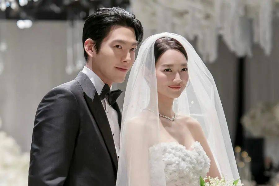 Koreys seriallari yulduzlari Kim U Bin va Shin Min A turmush qurdi (foto)