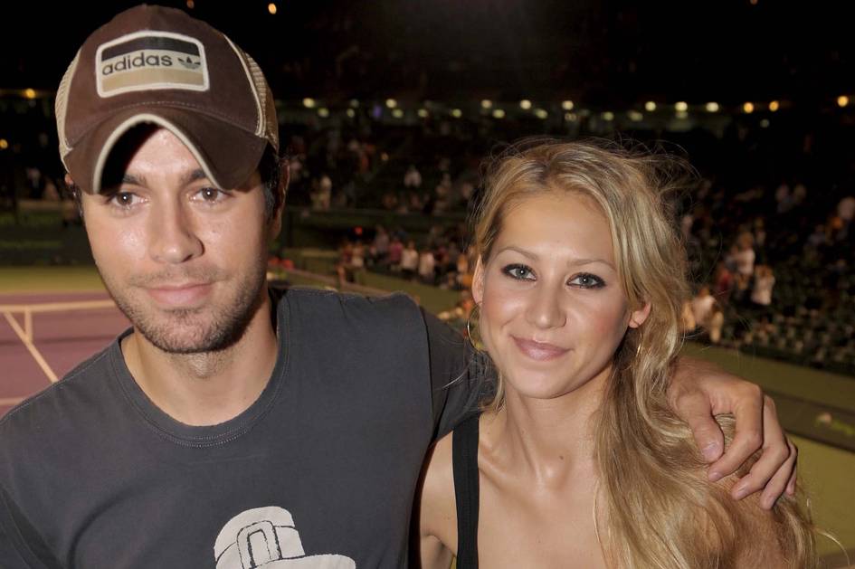 Хонанда Энрике Иглесиас ва спортчи Анна Курникова оиласида тўртинчи фарзанд дунёга келди