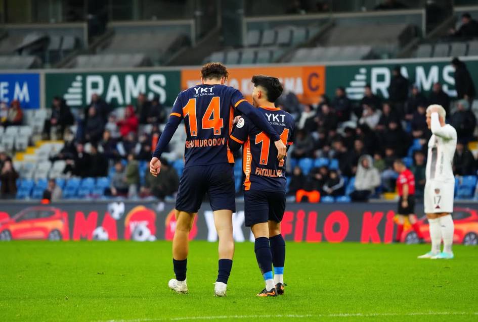 Abbosbek Fayzullayev: “Eldor Shomurodov bilan bir jamoada o‘ynash — katta baxt”