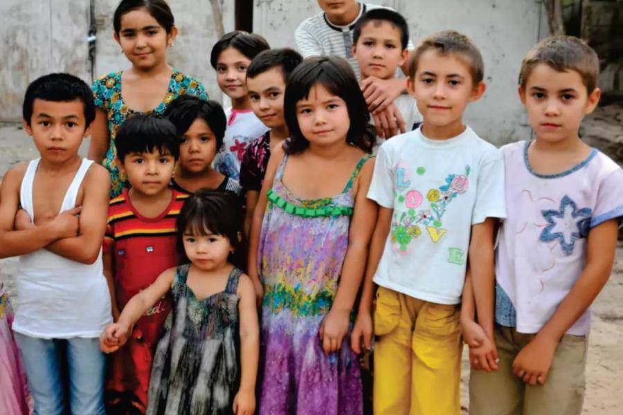 Uzbekistan to introduce professional foster family system in 2026