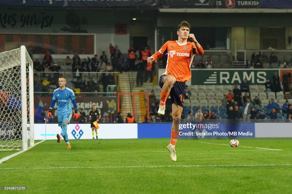 Eldor Shomurodov Turkiya Superligasi birinchi davrasining ramziy jamoasidan o‘rin oldi 