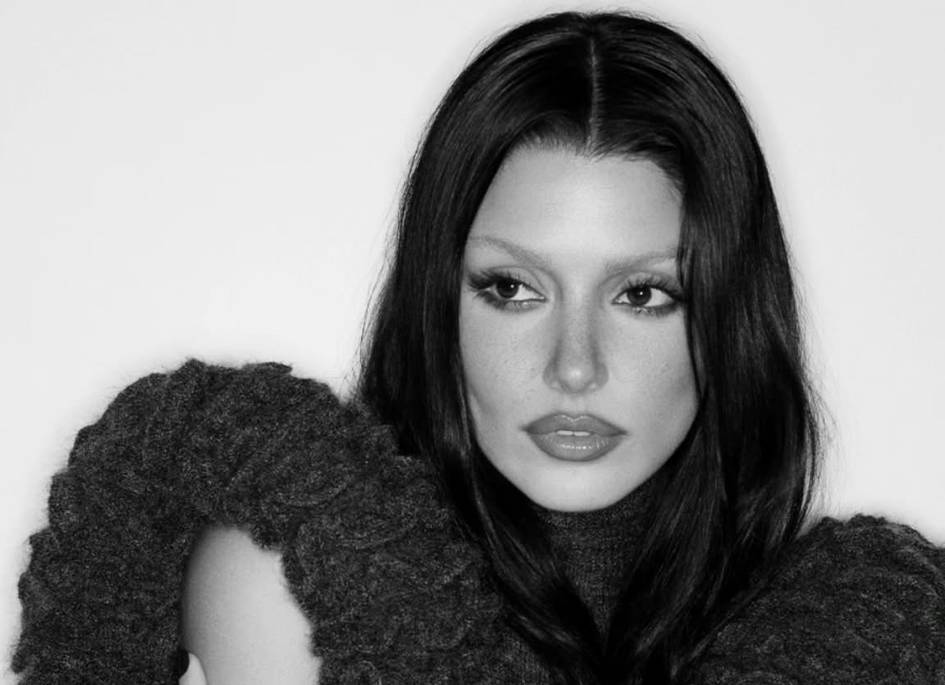 “У соғ эмас”: Ҳанде Эрчел ўта озиб кетгани учун мухлисларини хавотирга қўйди