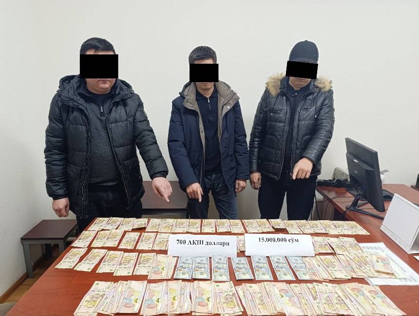 Qoraqalpog‘istonda soliq boshqarmasi ikki xodimi ushlandi