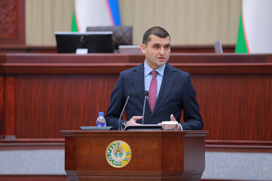 “Бир ставка ўрин учун тўрт кишини чорак ставкадан ишга олиш ҳолатлари кўпайиб кетди” — Соғлиқни сақлаш вазири