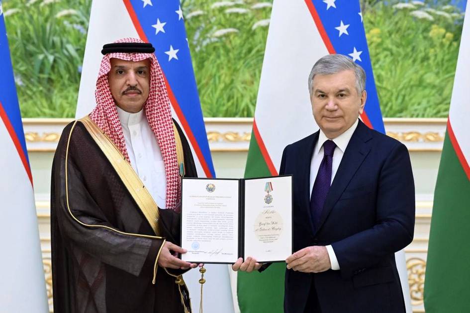 Uzbekistan’s president awards Order of “Dustlik” to Saudi ambassador