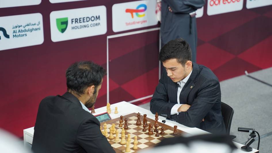 Blits bo‘yicha Jahon chempionati. Abdusattorov chempionlik uchun Karlsenga qarshi dona suradi