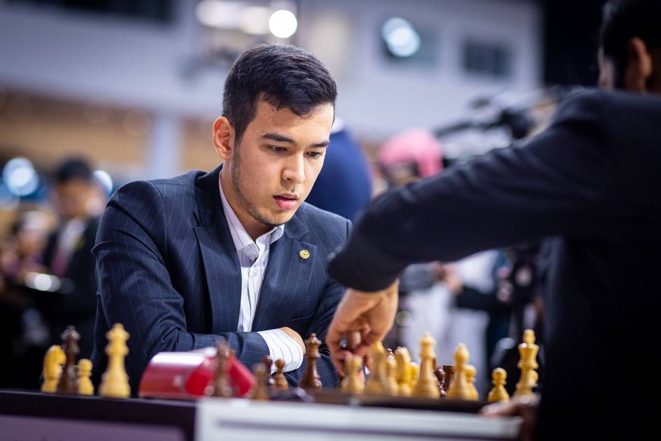 Nodirbek Abdusattorov blits bo‘yicha Jahon chempionati finalida Karlsenga mag‘lub bo‘ldi