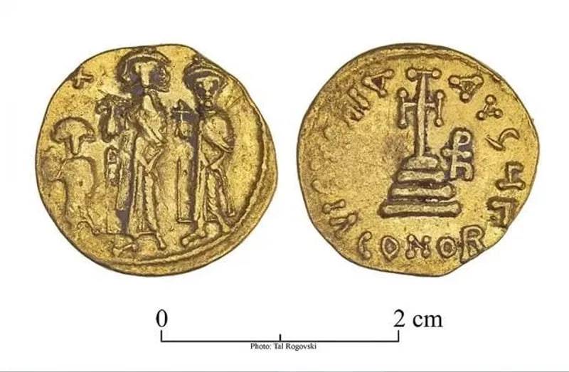 Исроил чўлларидан 1400 йиллик олтин топилди