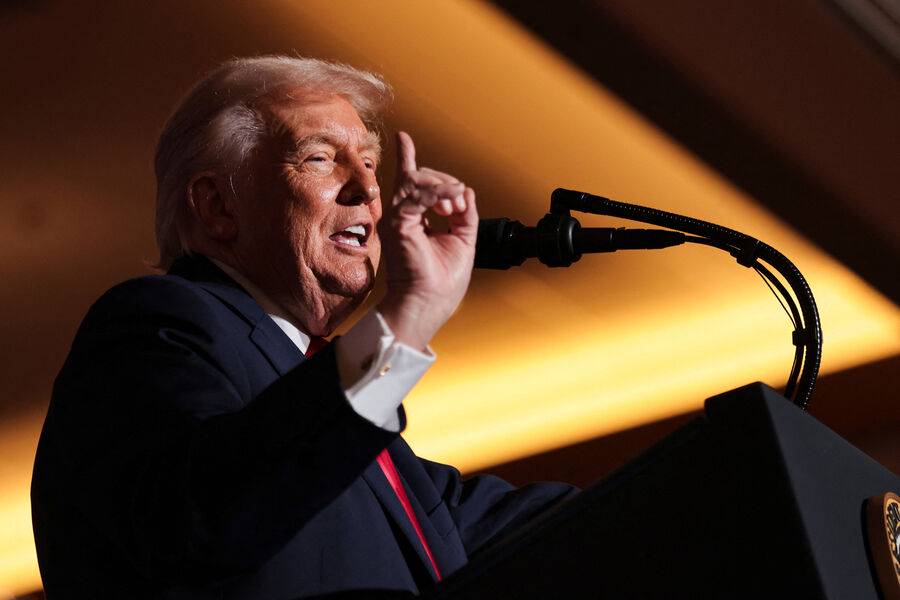 Трамп Каракасга ҳужум тўғрисидаги саволга жавоб беришдан бош тортди — NYT