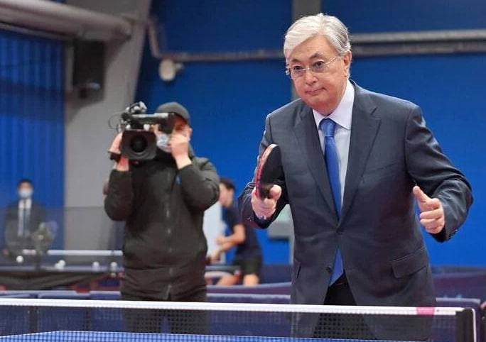 “Мирзиёев ҳам залда шуғулланади”: Қозоғистон президенти ҳамкасбларининг жисмоний ҳолатига баҳо берди