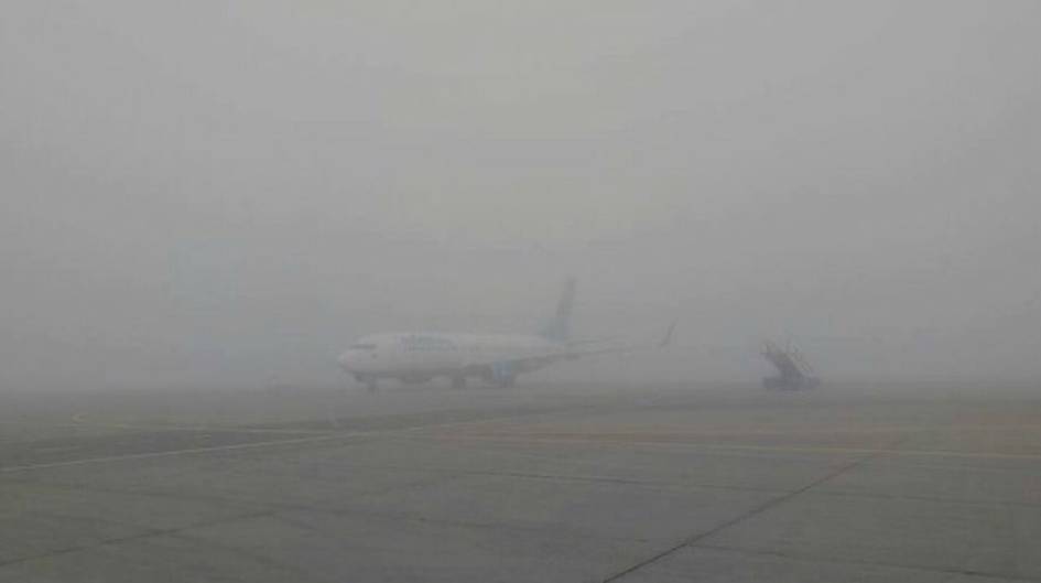 Тошкентда халқаро парвозлар туман сабаб захира аэродромларига йўналтирилди