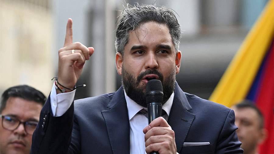 “Сен бизни кучли қилдинг”: Мадуронинг ўғли отасига мурожаат йўллади