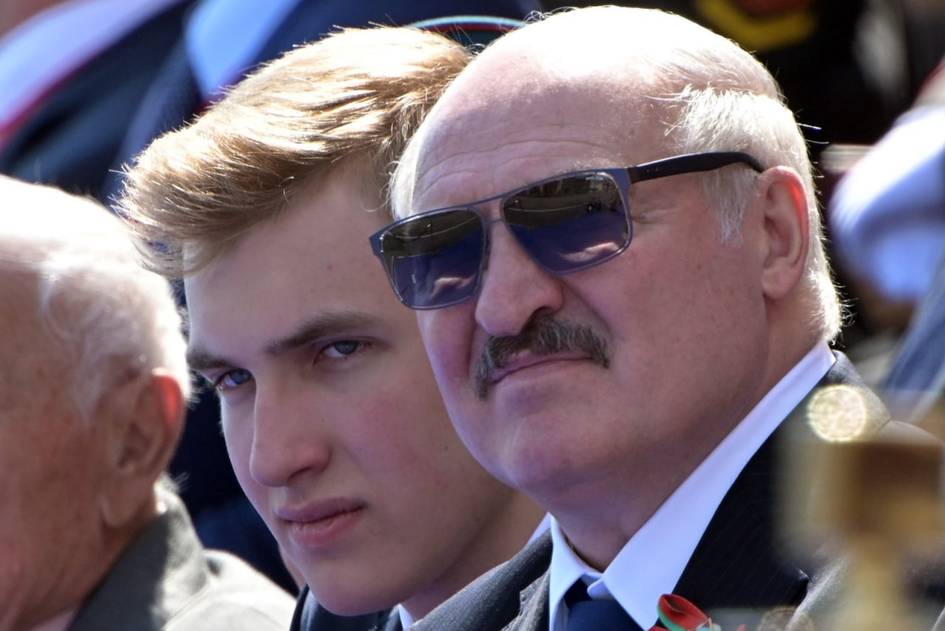 Лукашенко ўғли учун стипендия ажратди