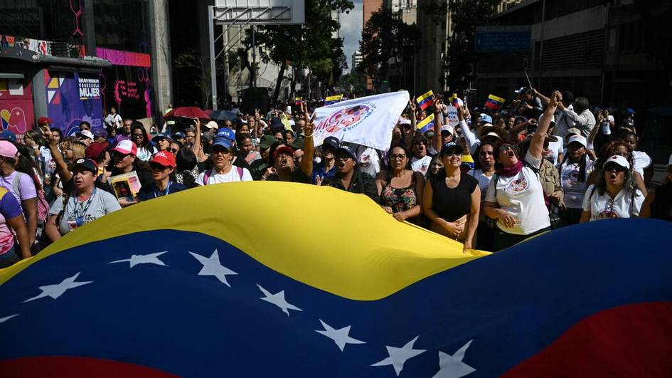 AQSH Venesueladan to‘rtta davlat rasmiylarini chiqarib yuborishni talab qilmoqda