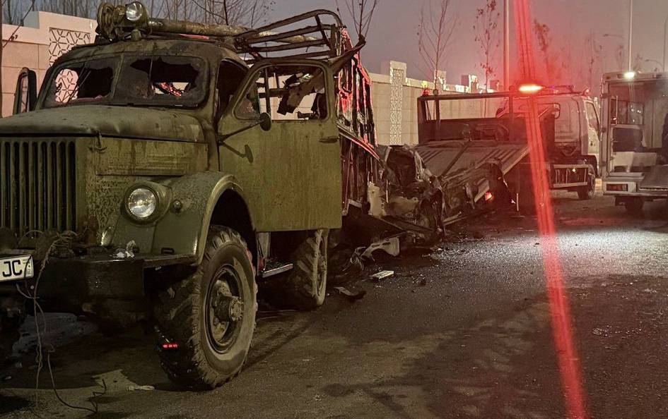 В Ташкенте в результате столкновения Onix с грузовиком погиб один человек