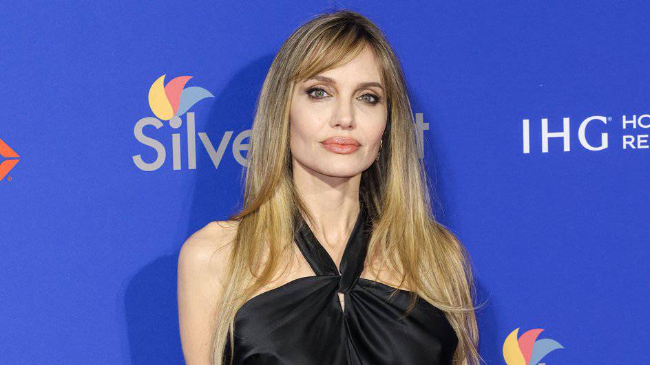 Bred Pitt bilan sudlashuvlar Anjelina Jolining salomatligiga salbiy ta’sir o‘tkazdi