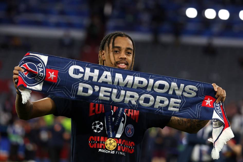 “Арсенал”, “Челси” ва “Ливерпуль” “ПСЖ” футболчиси учун курашга кирди