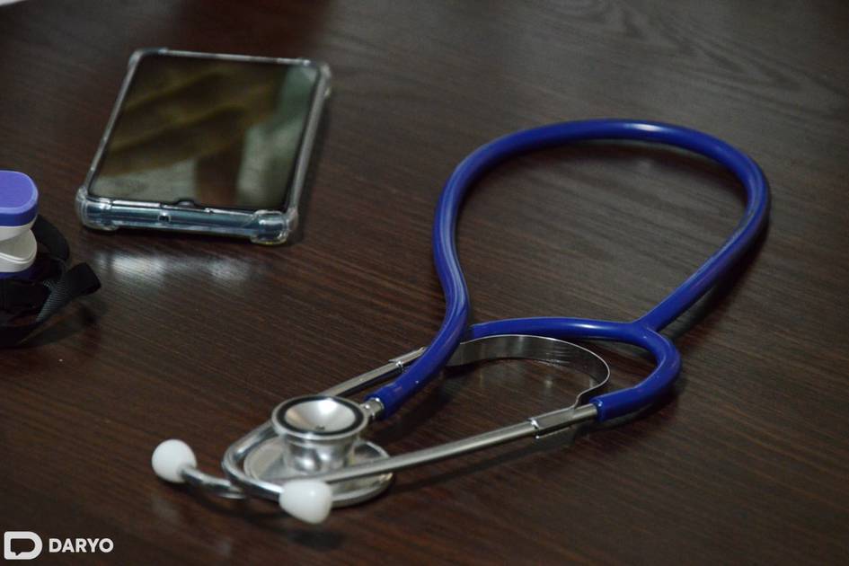 Қашқадарёда бемор аёлга шилқимлик қилган шифокор ишдан олинди