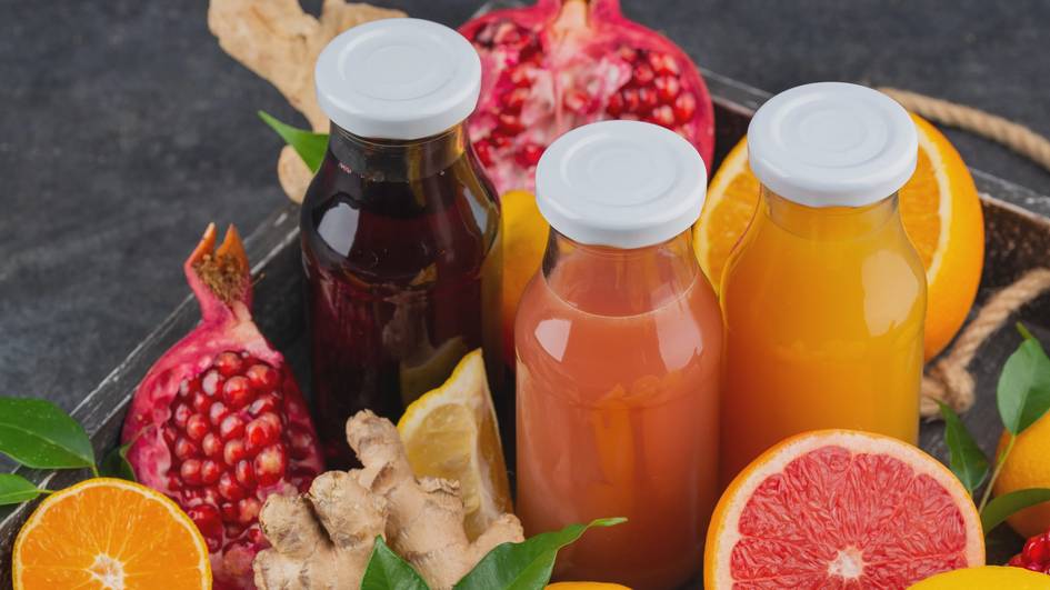 Mevali sharbatlar chindan foydalimi? Chiroyli qutilardagi ichimliklar haqida achchiq haqiqatlar