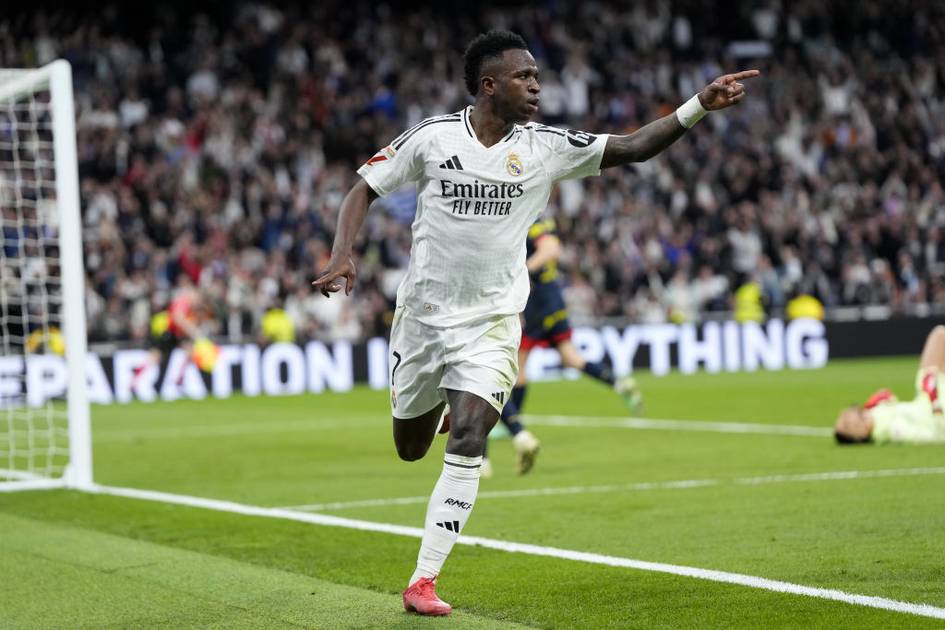 “Al-Ahli” Vinisiusga 1 mlrd yevrolik shartnoma taklif qildi — Ben Jeykobs