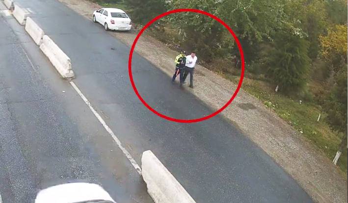 Jizzaxda alkotester yordamida haydovchilarni chuv tushirib kelgan YPX xodimi ushlandi