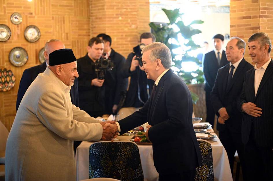 Шавкат Мирзиёев ознакомился с туристическими объектами на территории Старого города в Ташкенте