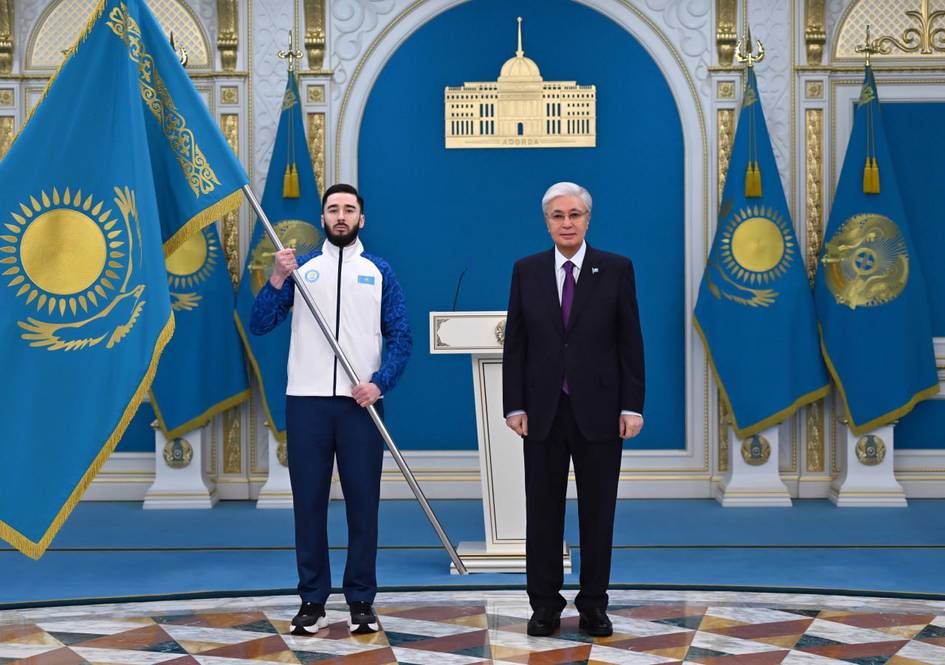 Kazakhstan sends 40 athletes to Winter Olympics and Paralympics as Tokayev presents state flag