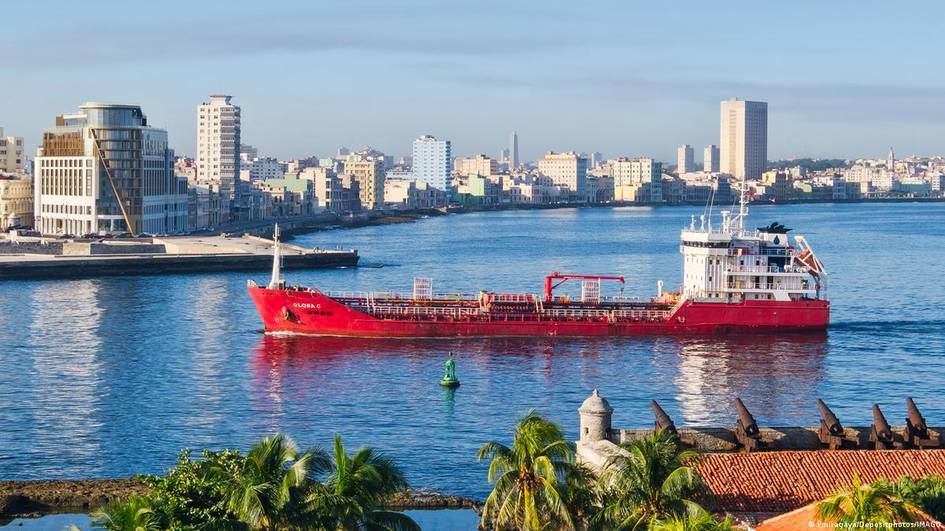 США рассматривают полную нефтяную блокаду Кубы