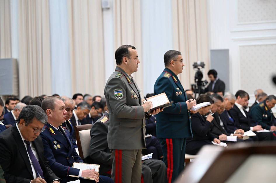 Ko‘chadagi formali xodimga qilingan murojaat 102 ga xabar bergan bilan tenglashtiriladi