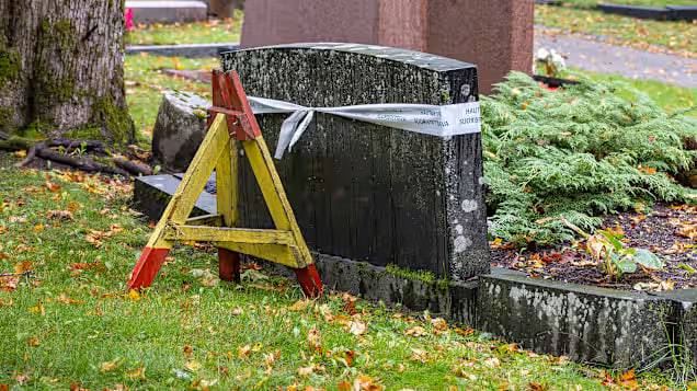 Финляндияда 30 йил давомида музлаткичда сақланган эр-хотиннинг жасадлари дафн этилди