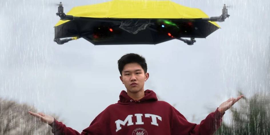 Хитойлик муҳандис инсон ортидан эргашадиган учар соябон ихтиро қилди (видео)