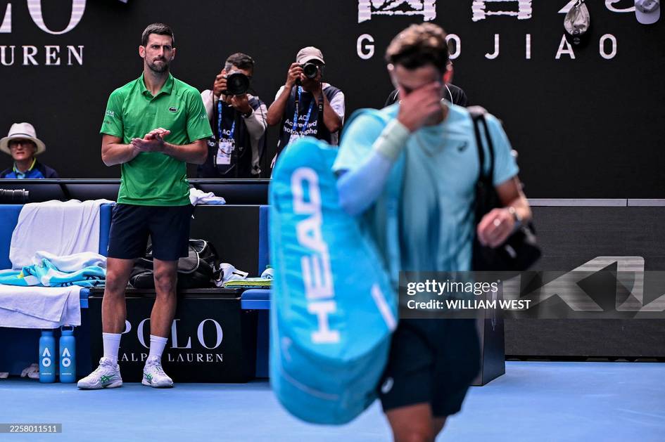 Аус Опен. Новак Жокович рақибининг жароҳати сабаб ярим финалга йўл олди