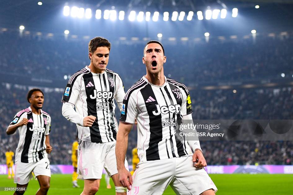 “Барселона” Левандовскининг ўрнини “Ювентус” ҳужумчиси билан тўлдиради