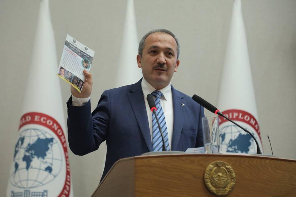 Равшан Маматов освобожден от должности директора Агентства по контролю за наркотиками и огнестрельным оружием