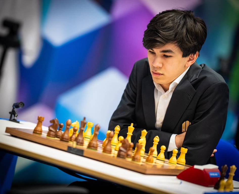 Tata Steel Chess. Sindorov Erigaisini mag‘lub etdi, Abdusattorov mezbon shaxmatchi bilan durang o‘ynadi