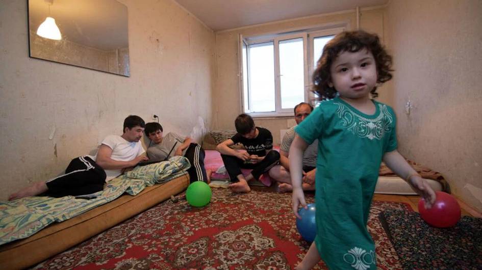 Rossiya harbiy ro‘yxatga turmagan migrantlarning bolalarini fuqarolikdan mahrum qiladi