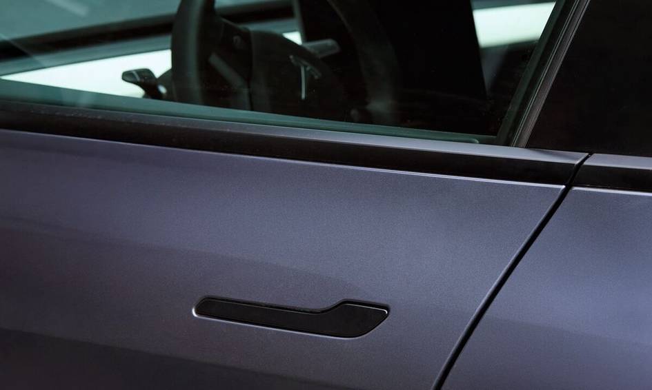 Xitoy avtomobillarda yashirin tutqichlardan foydalanishni taqiqladi