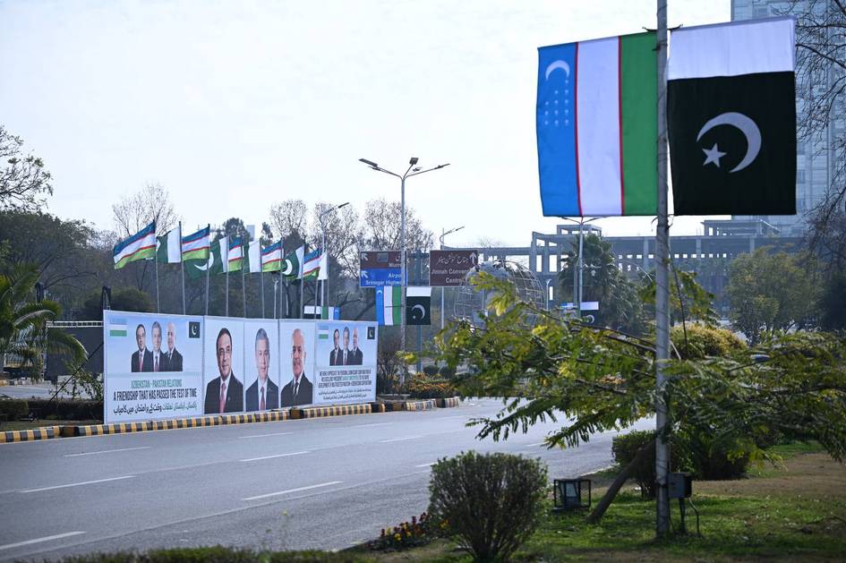 Foto: O‘zbekiston bayroqlariga burkangan Islomobod