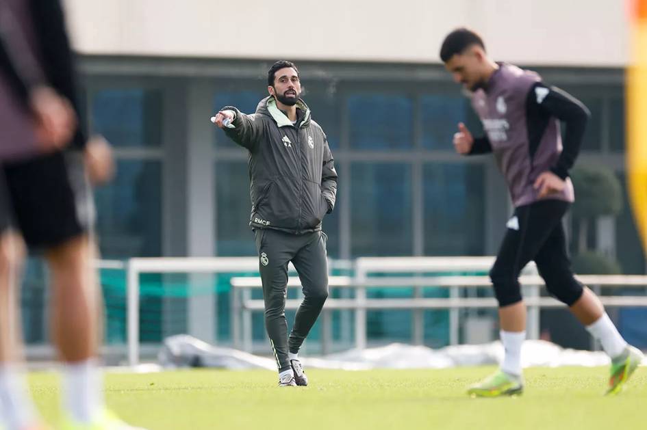 “Real” kiyinish xonasida Arbeloaga nisbatan norozilik kuchaydi