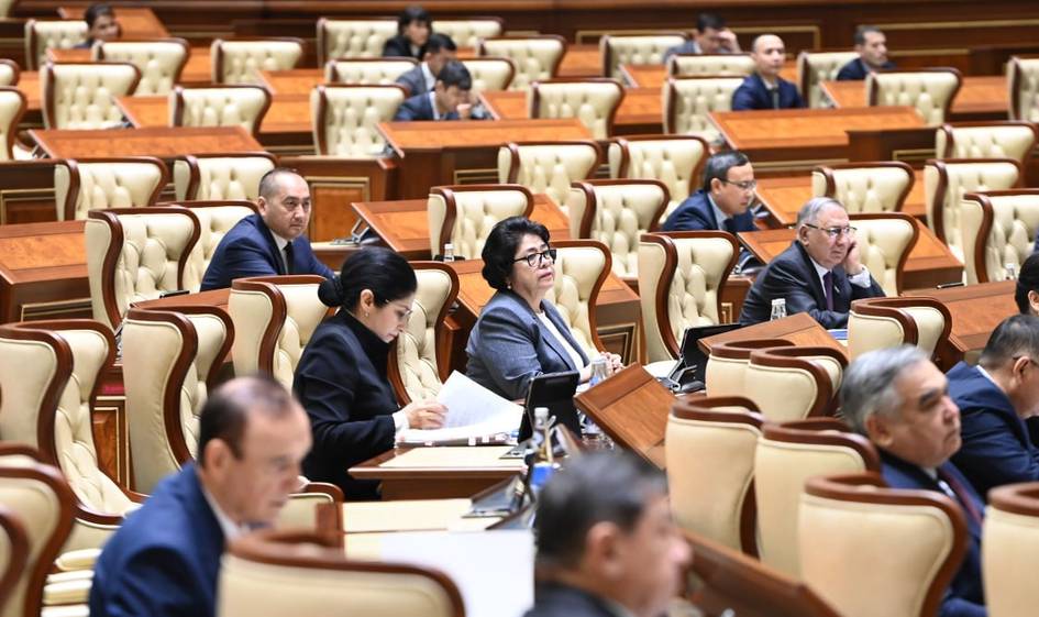 Sud binosida tartibni buzganlik uchun maʼmuriy chora belgilash toʻgʻrisidagi qonun rad qilindi