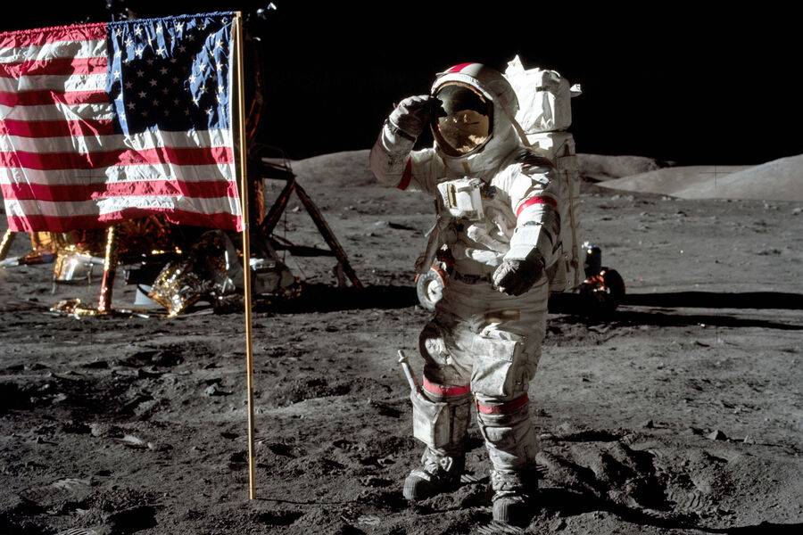 NASA astronavtlari Oyni suratga olish uchun iPhone’dan foydalanadi