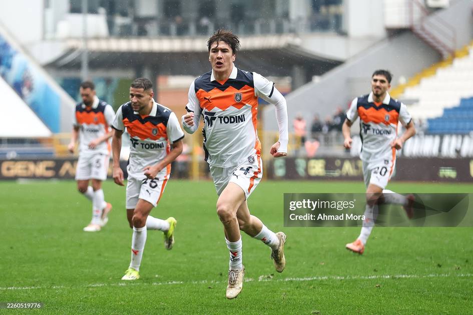 Eldor Shomurodov Turkiya Superligasida tur ramziy jamoasiga kiritildi (foto)