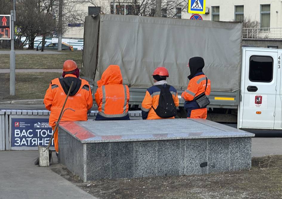 Новые правила для мигрантов в России: налог за детей, ограничение на минимальный доход и оплата НДФЛ авансом