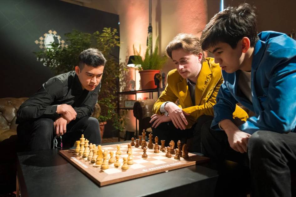 Freestyle Chess. Nodirbek Abdusattorov yarim final ishtirokchisiga aylandi, Sindorov esa chempionlik uchun kurashdan chiqdi