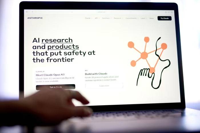 АҚШ Мадурони қўлга олишда Claude сунъий интеллект моделидан фойдаланган — WSJ