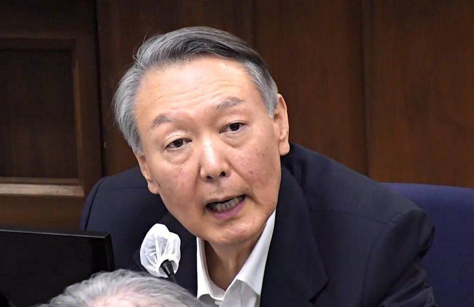 Janubiy Koreya sobiq prezidenti umrbodga qamaldi